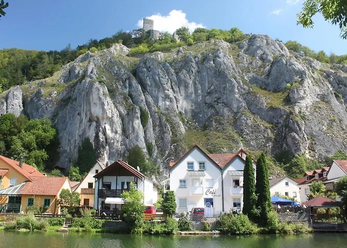 Cafe Altmuehl, Ferienwohnungen Gaestehaus Krimhilde Direkt Am Wasser