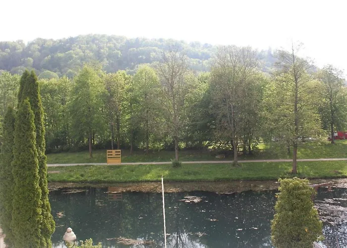 Cafe Altmuehl, Ferienwohnungen Gaestehaus Krimhilde Direkt Am Wasser