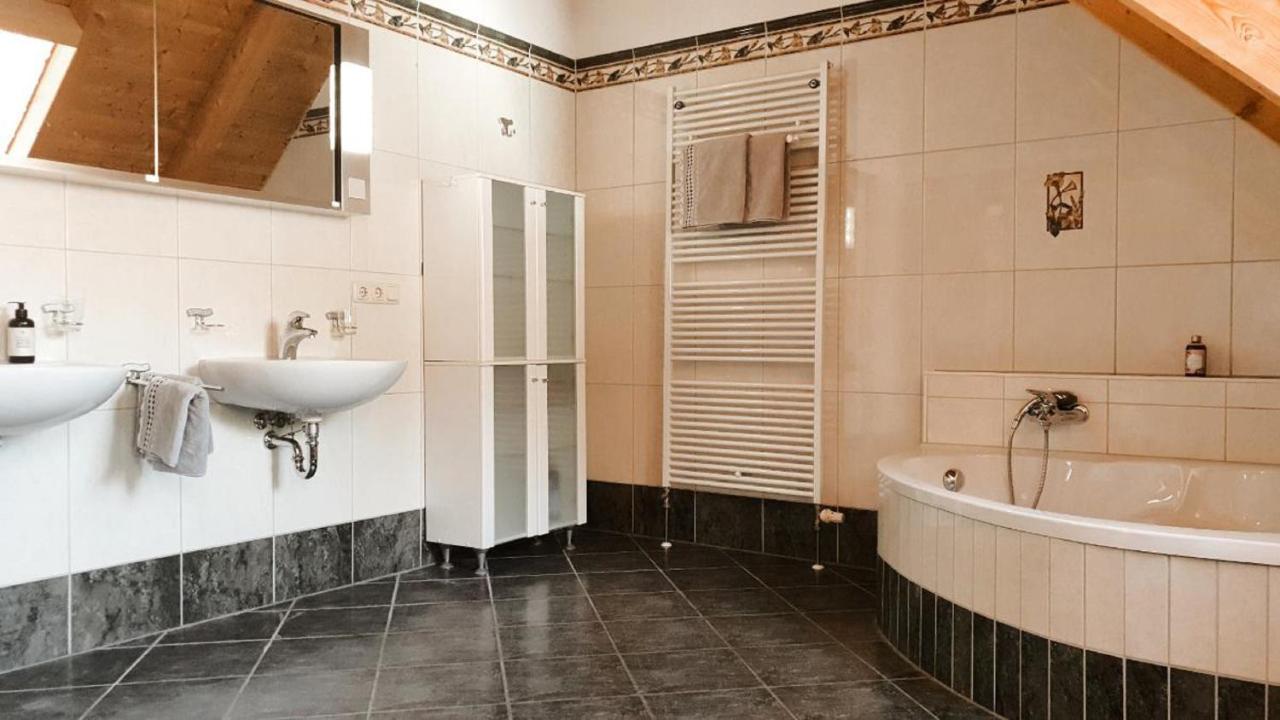 Apartment Cafe Altmuehl, Gaestehaus Krimhilde Direkt Am Wasser Essing